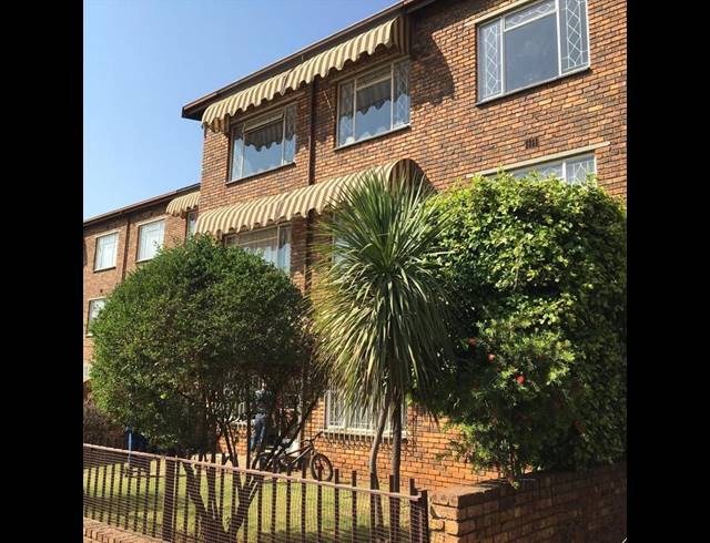 2 BEDROOM APARTMENT FOR SALE IN BERTON PARK